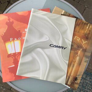 Vtg Toyota Camry Japanese Showroom Pamphlets Bundle